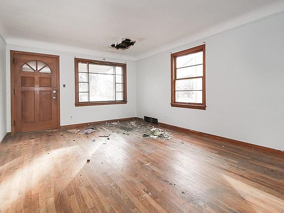 4th image of 13509 Crennell Ave