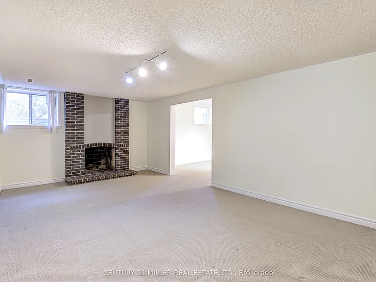 163 Castle Cres — Photo 41