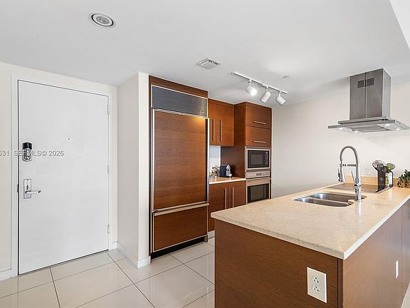 3rd image of 485 Brickell Ave APT 2306