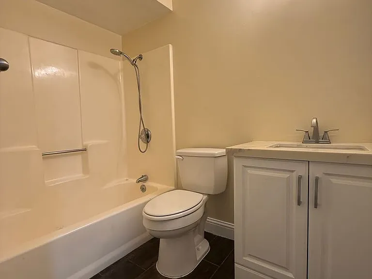 419 Sierra St — Photo 17