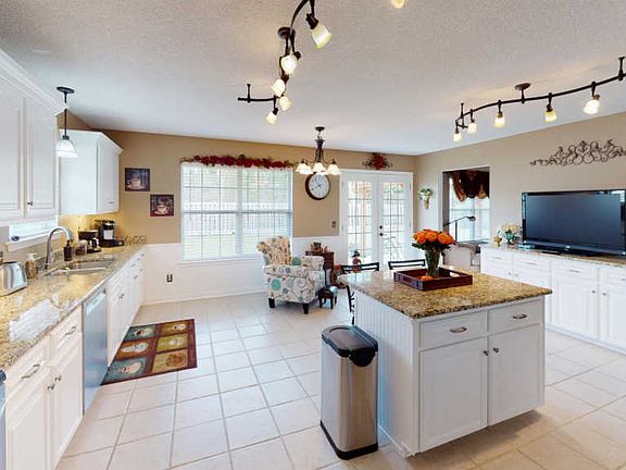 3rd image of 5020 Lantana Dr