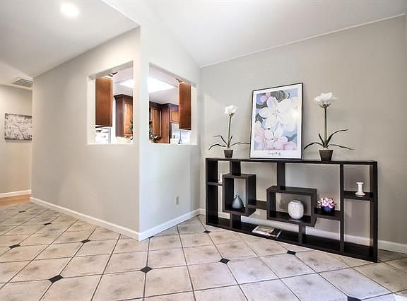 2nd image of 1256 Sierra Mar Dr