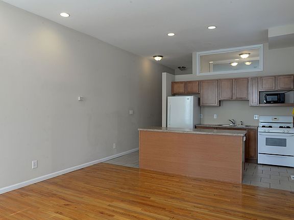 4th image of 2929 Missouri Ave #1