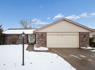 11665 Strohm Dr S, Mishawaka, IN 46545