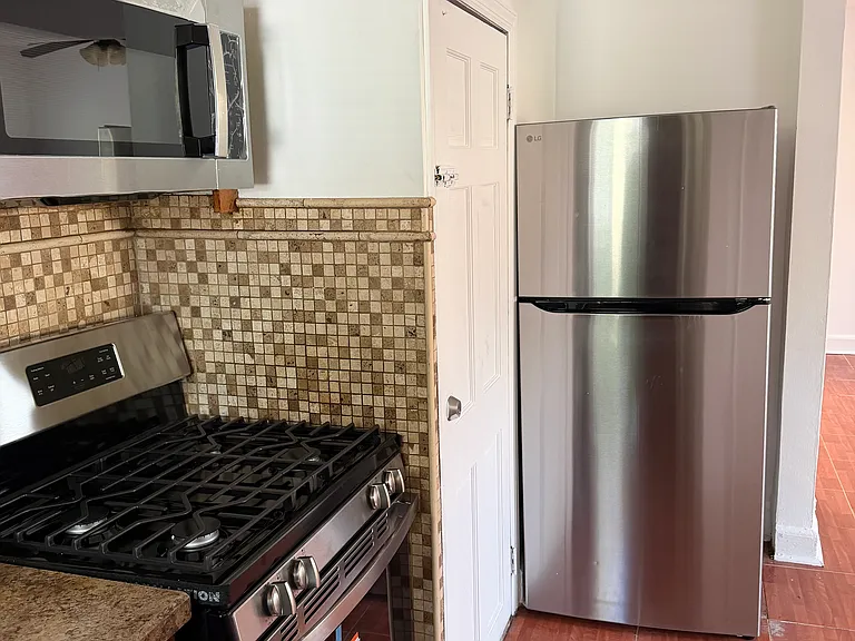 640 W Seaman Ave #A — Photo 12