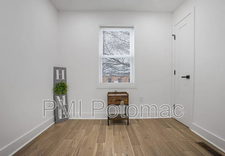 702 19th St NE — Photo 21