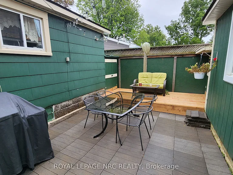 215 Devon Pl — Photo 23