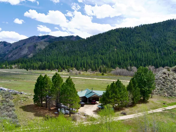 4942 E Baumgardner Rd, Featherville, ID 83647