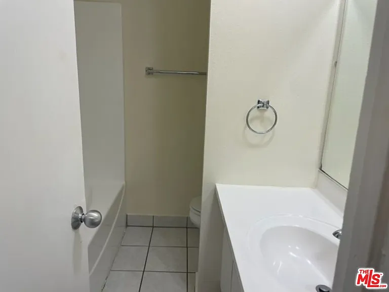 18307 Burbank Blvd #207 — Photo 17
