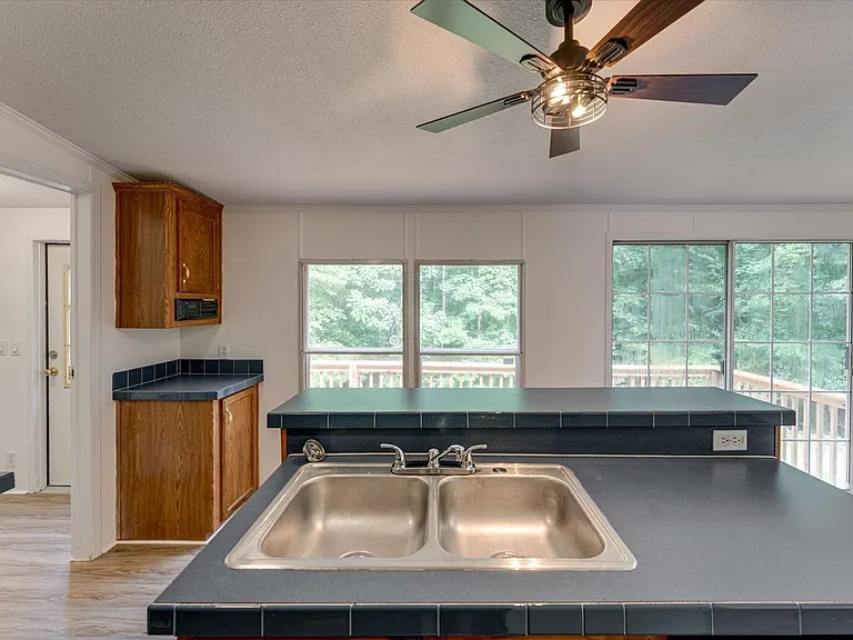 10708 Canyon Cir — Photo 14