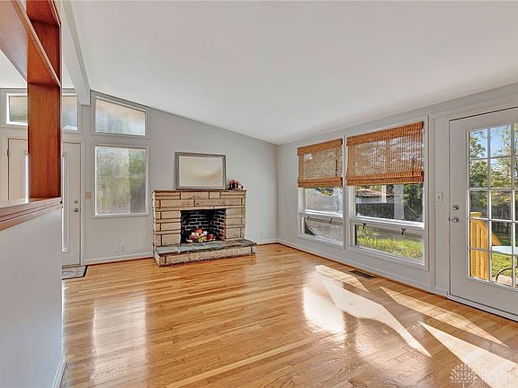 4th image of 317 W Chestnut St