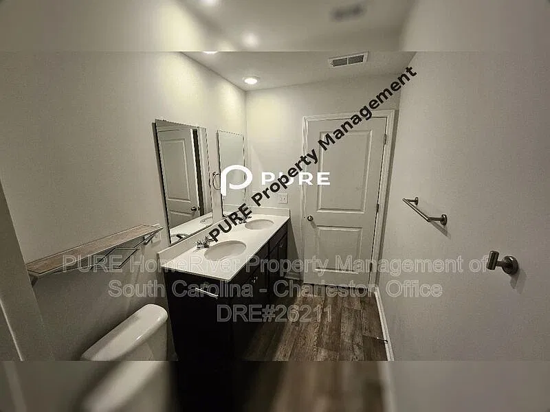 4 bed, 2.5 bath, 2256 sqft, $2,699 — Photo 4