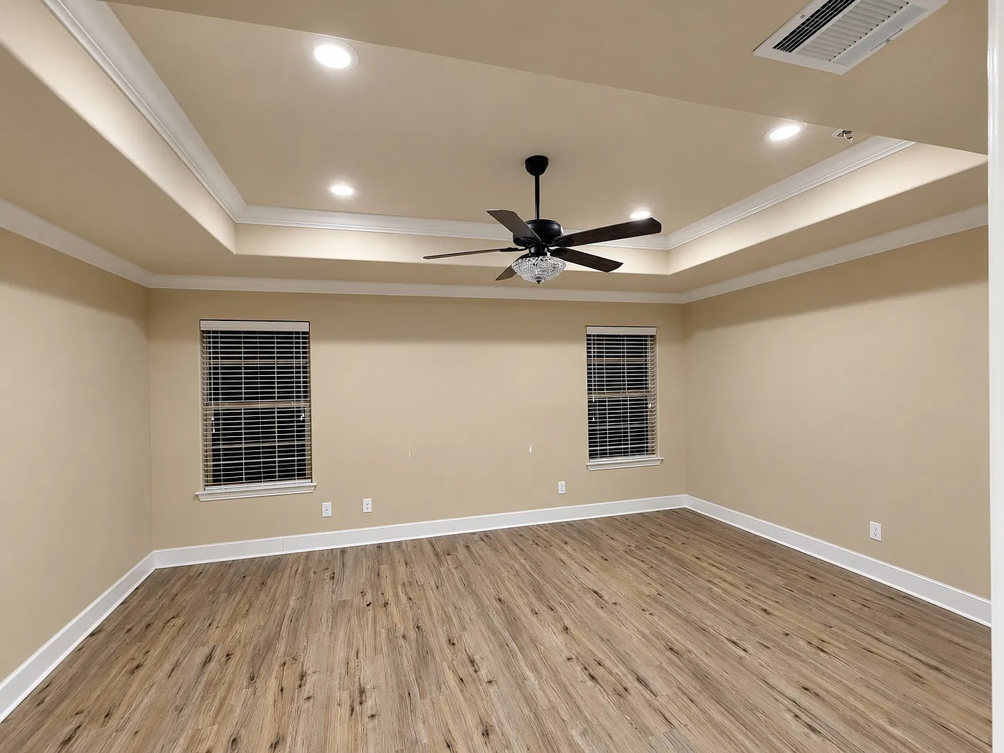 3 bed, 1832 sqft, $2,200 — Photo 4