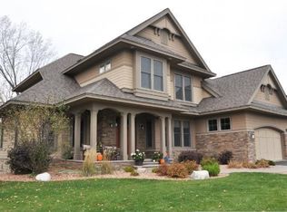 11561 Avery Dr, Inver Grove Heights, MN 55077