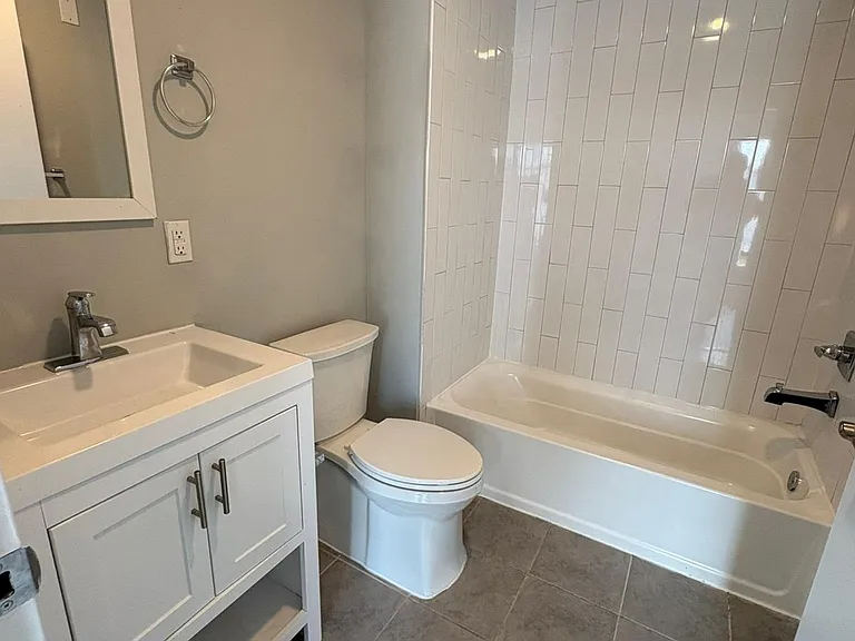 204 Rosa Parks Blvd #207 — Photo 4