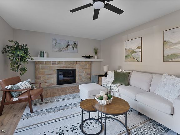 3rd image of 2139 Cranbrook Dr