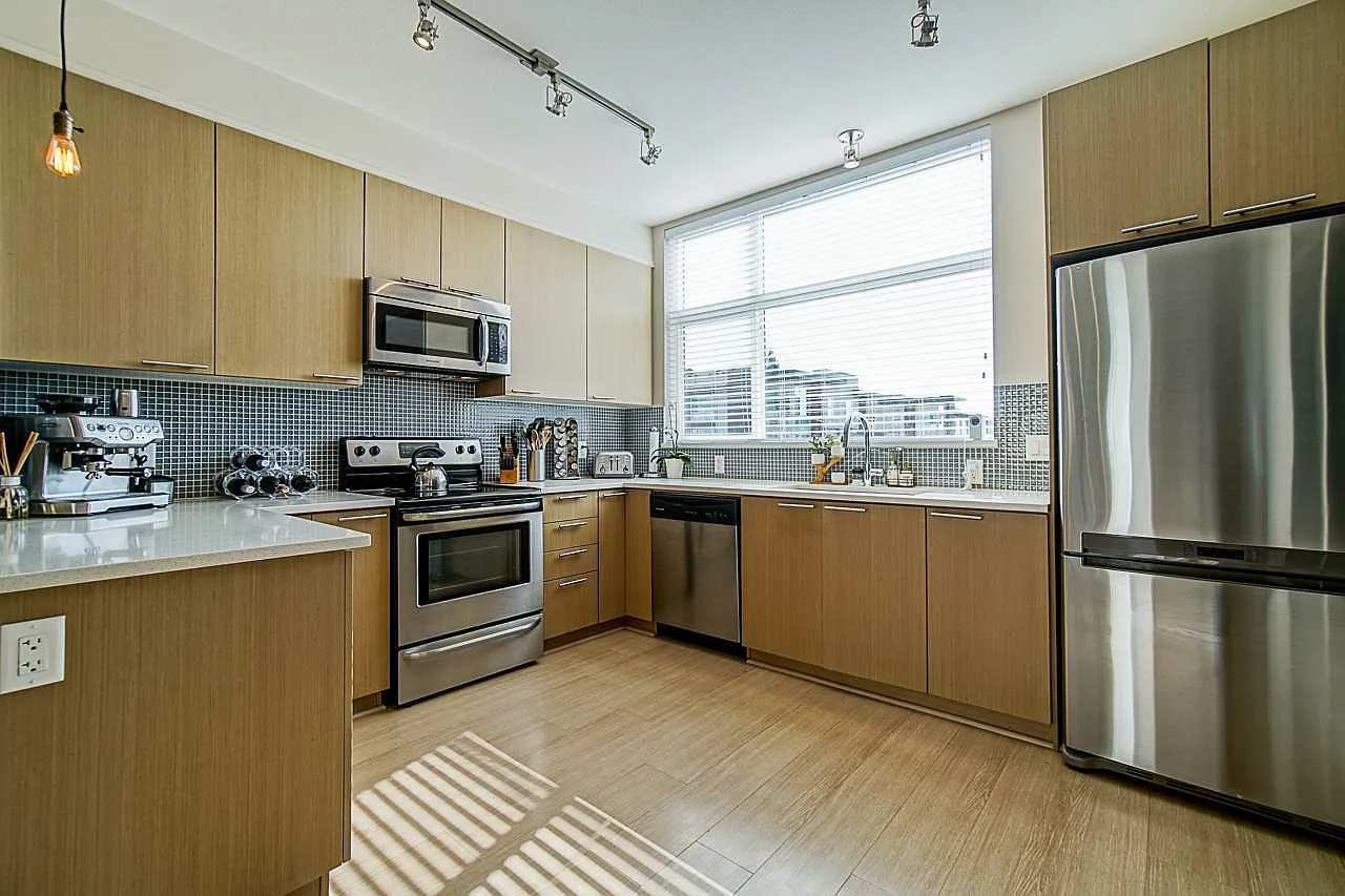 16222 23a Ave #7 photo 1