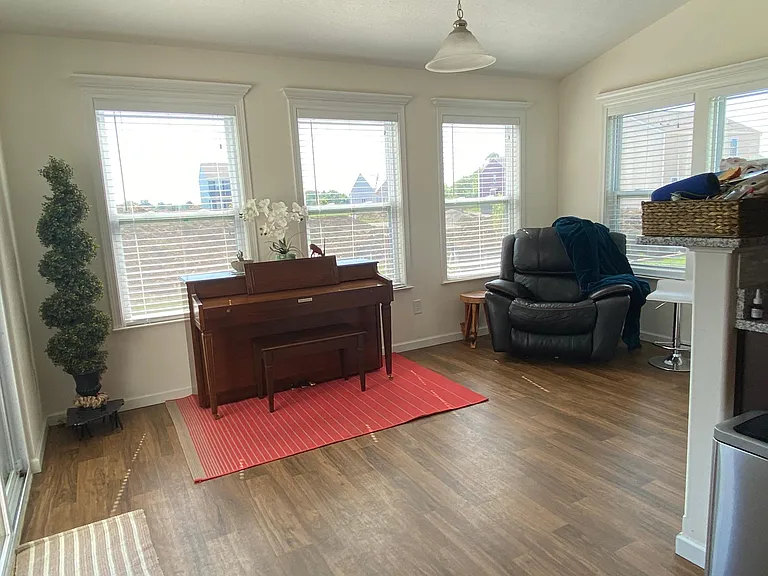 212 Weeping Willow Run Dr — Photo 3