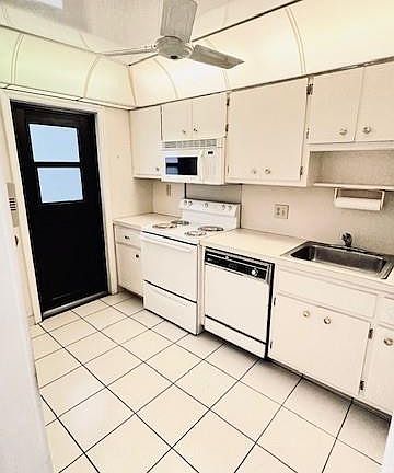 3rd image of 2601 NE 14th Street Causeway #142