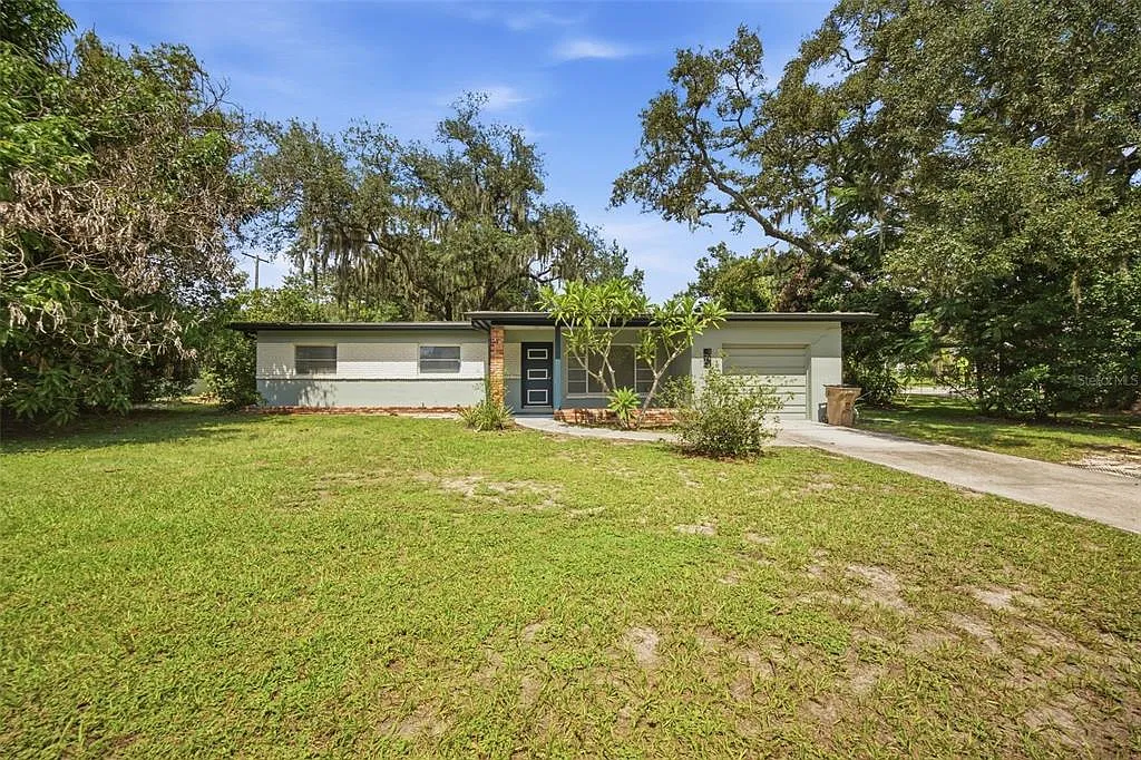 3 bed, 2.0 bath, 1345 sqft, $1,995 — Photo 2