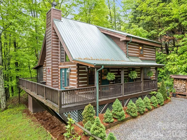 297 Hidden Cove Rd, Maggie Valley, NC 28751