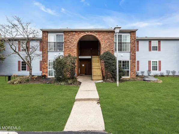 105 Frontier Way, Tinton Falls, NJ 07753