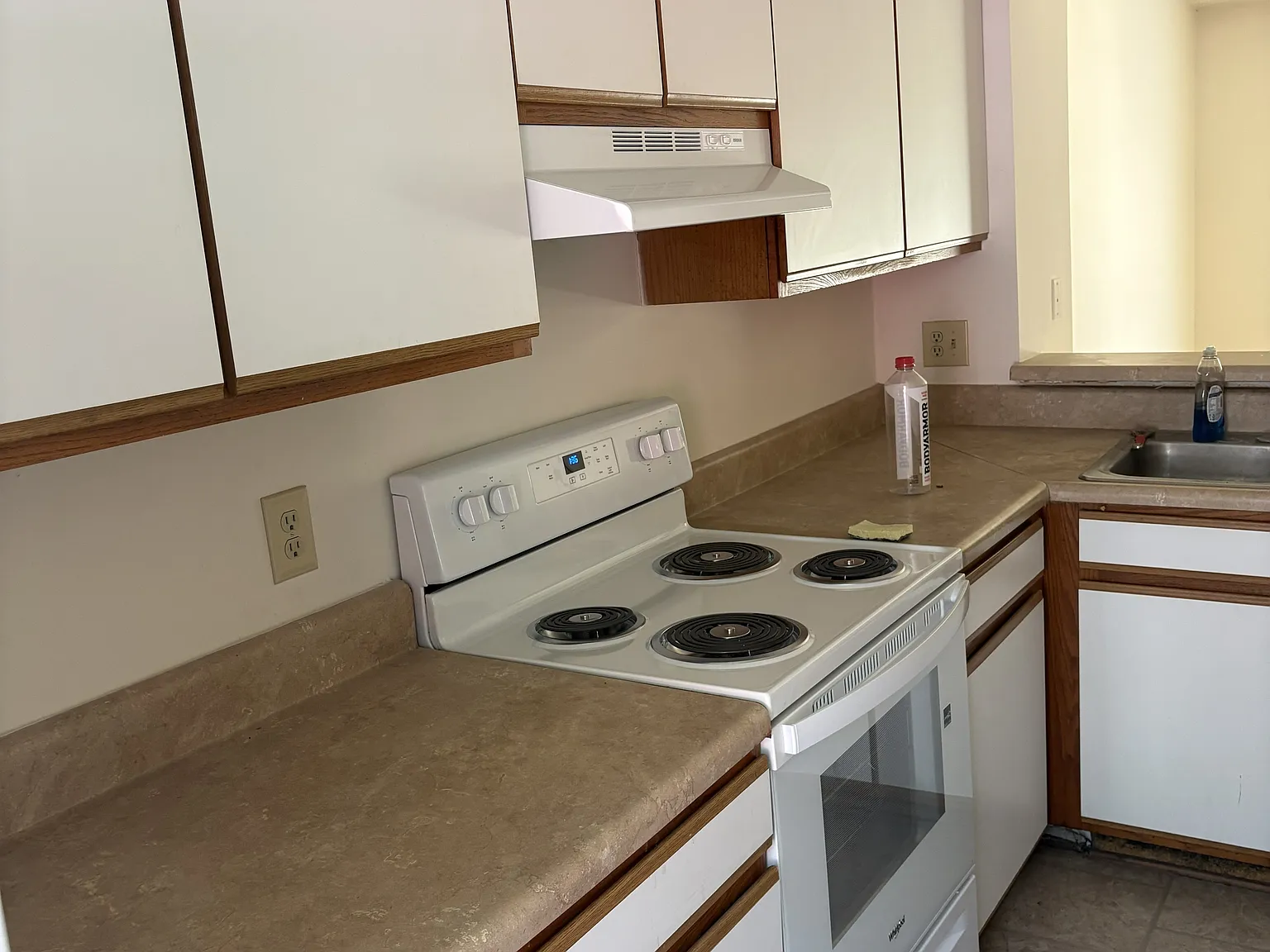 2 bed, 1.5 bath, 1050 sqft, $1,295 — Photo 1