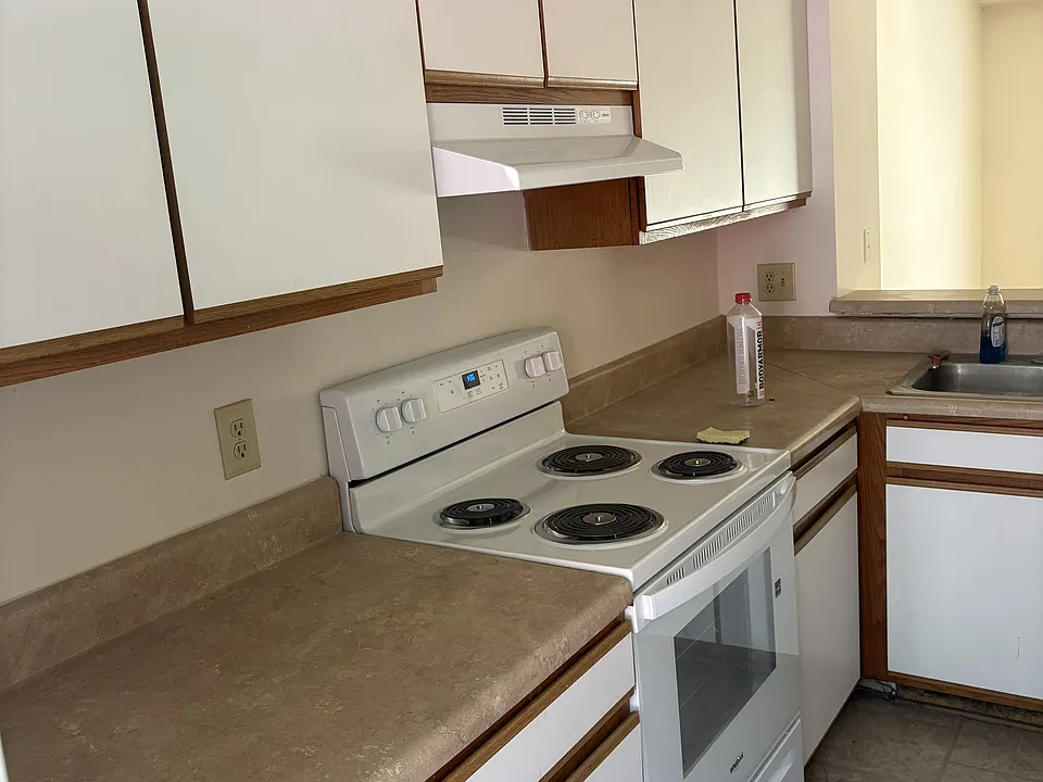1701 Creekview Ter