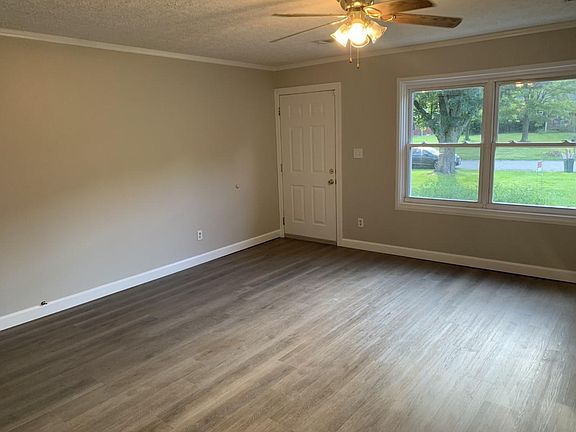 5th image of 991 Brookcrest Dr
