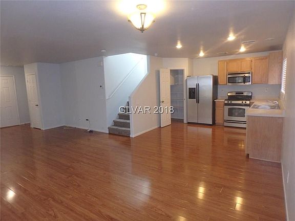 4th image of 554 Columbia Pike Ave