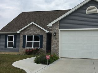 9010 Strathmore Ln, Fort Wayne, IN 46818