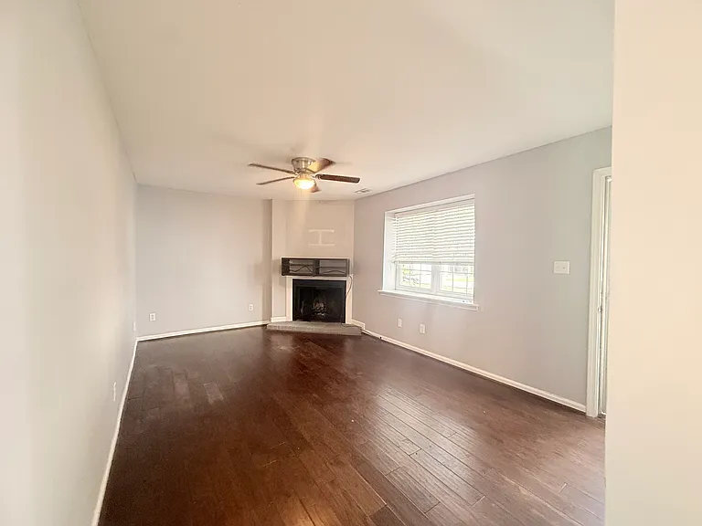 8518 Castle Pine Ct — Photo 16