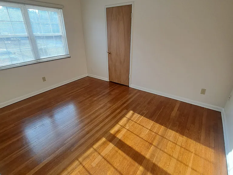 2827B Charing Rd — Photo 19