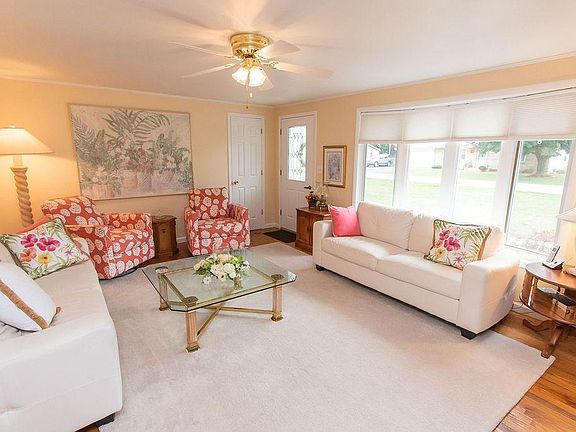 3rd image of 2316 Brookwood Dr
