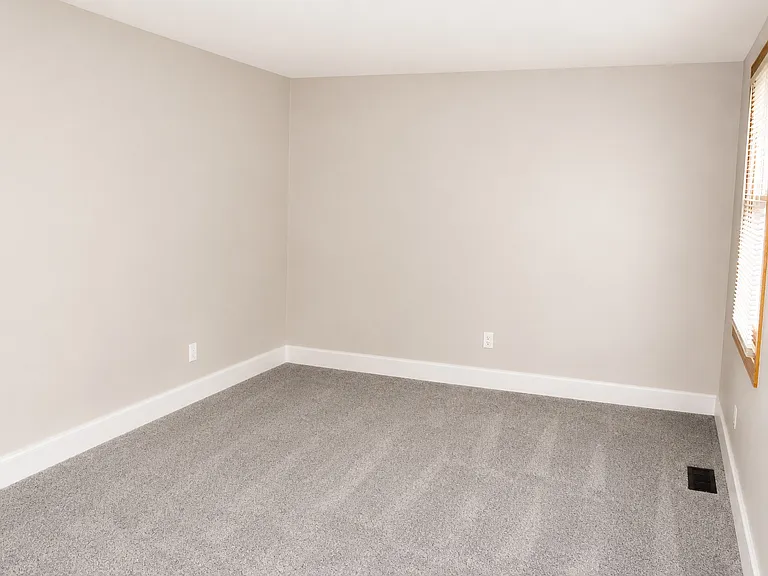 3805 Sewell Rd — Photo 8
