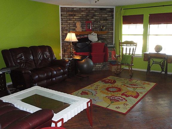 2nd image of 12170 Lakeshore Ct