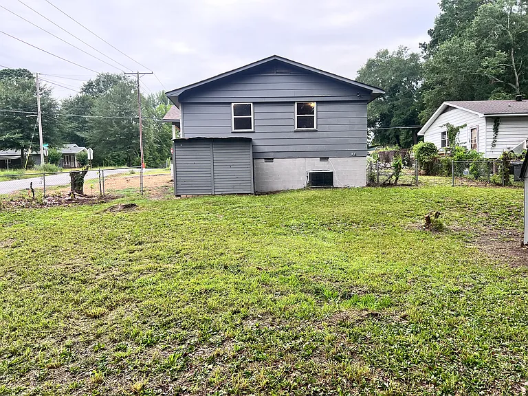 1107 Wilson St — Photo 10