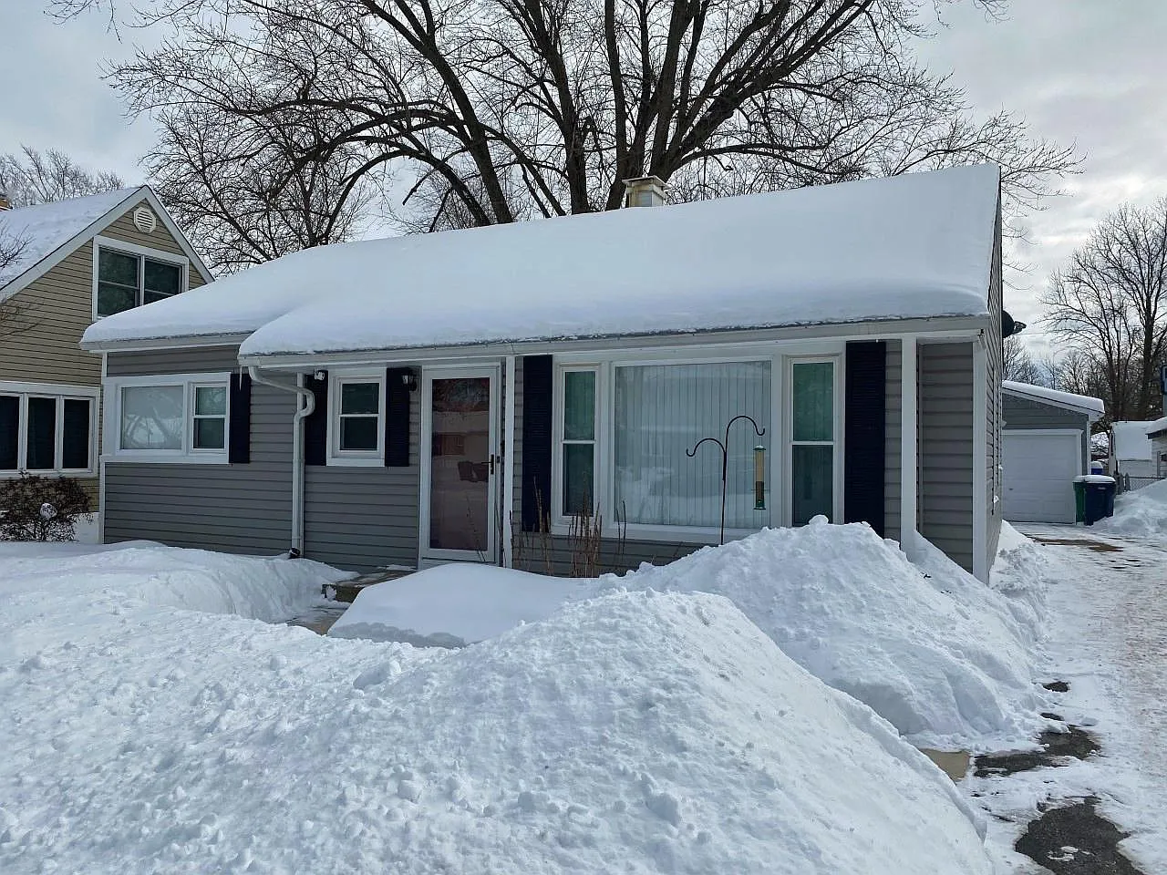 221 W Berkshire Ave photo 1
