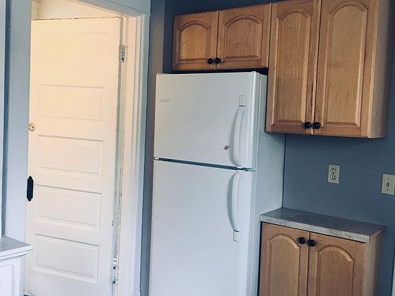 4th image of 771 Delta Ave #1