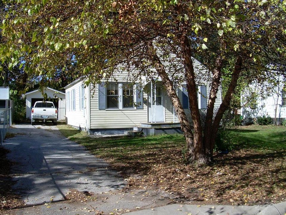 2nd image of 213 Ridgeway Ave