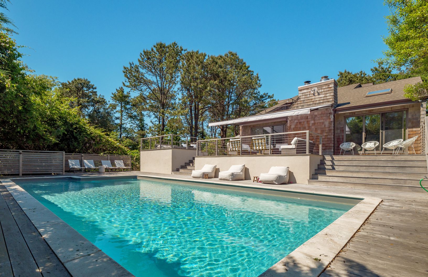  Resort Living