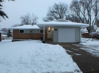 7640 Vine St, Lincoln, NE 68505