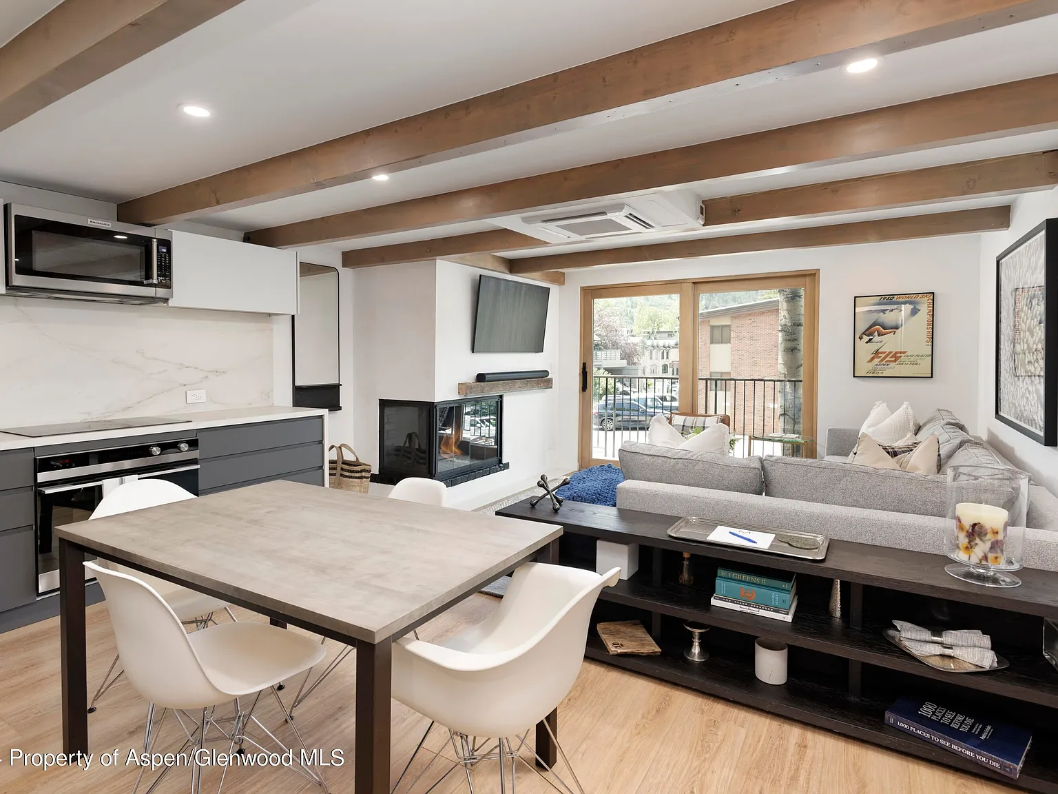 2 bed, 830 sqft, $17,000 — Photo 2