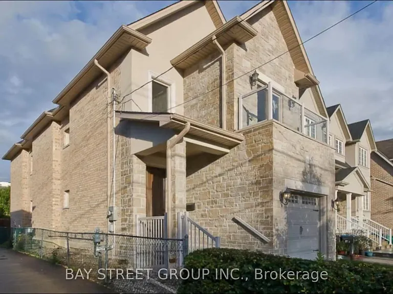 1033 Shaw Dr — Photo 1