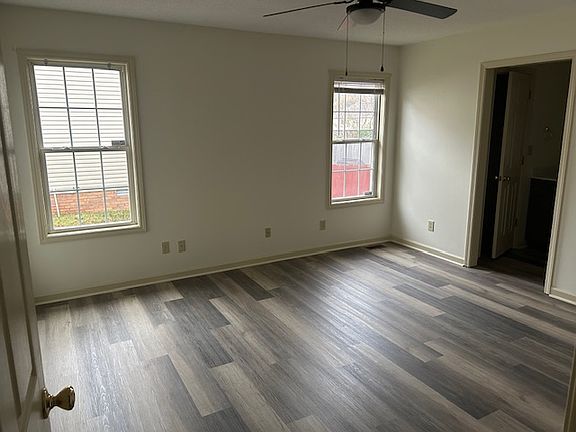 3rd image of 3237 N Senseney Cir