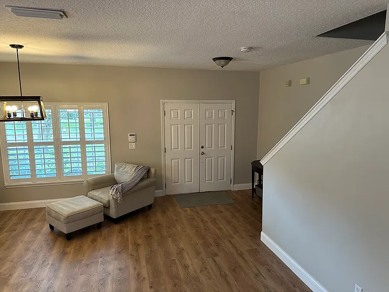 2708 Arundel Ln — Photo 6