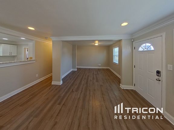 3rd image of 404 7th Ave NE