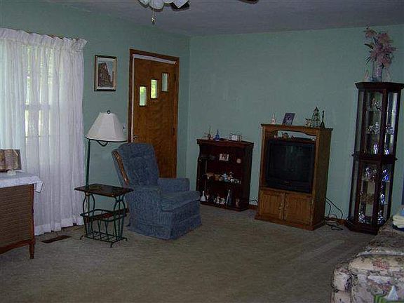 2nd image of 621 S Deepwood Dr