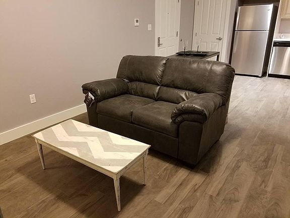 5th image of 104 E Bremer Ave #B1