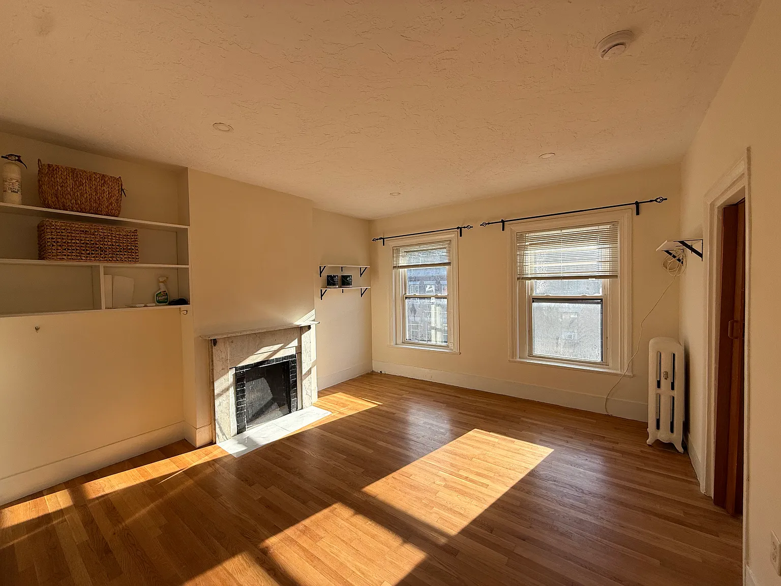 1 bed, 400 sqft, $2,500 — Photo 2